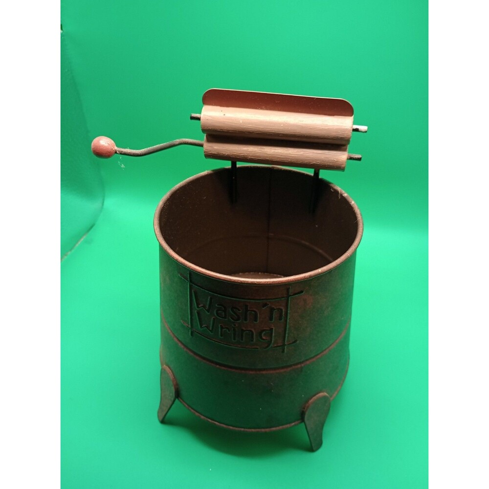 Wash And Wring Flower Pot Vintage
